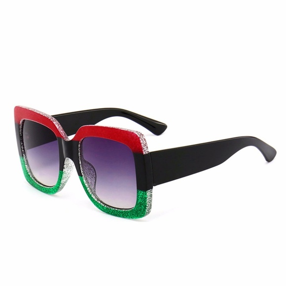 Trendy Oversized Frames - Picture 3 of 7